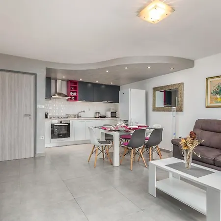 Sweet Tony Apartament *